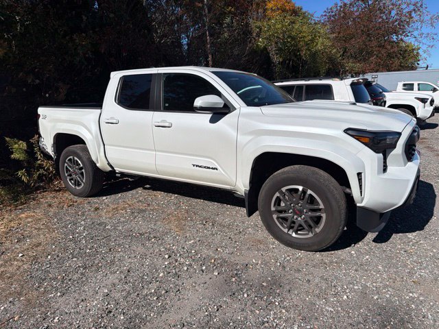 Certified 2025 Toyota Tacoma TRD Sport w/ TRD Sport Upgrade Package AWD/4WD image 10