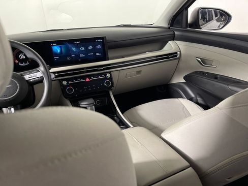 Certified 2025 Hyundai Tucson SEL FWD image 17