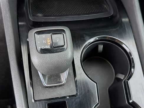 Used 2023 Nissan Rogue S FWD image 18