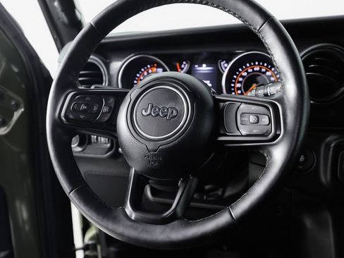 Used 2022 Jeep Wrangler Unlimited Sport image 19