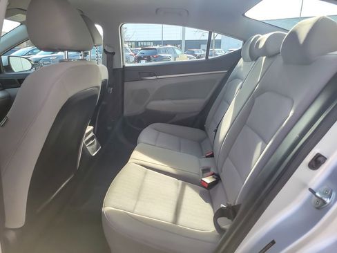 Used 2018 Hyundai Elantra SEL FWD image 9