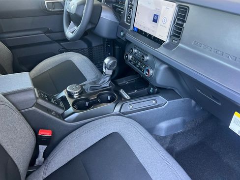 New 2025 Ford Bronco Base image 22