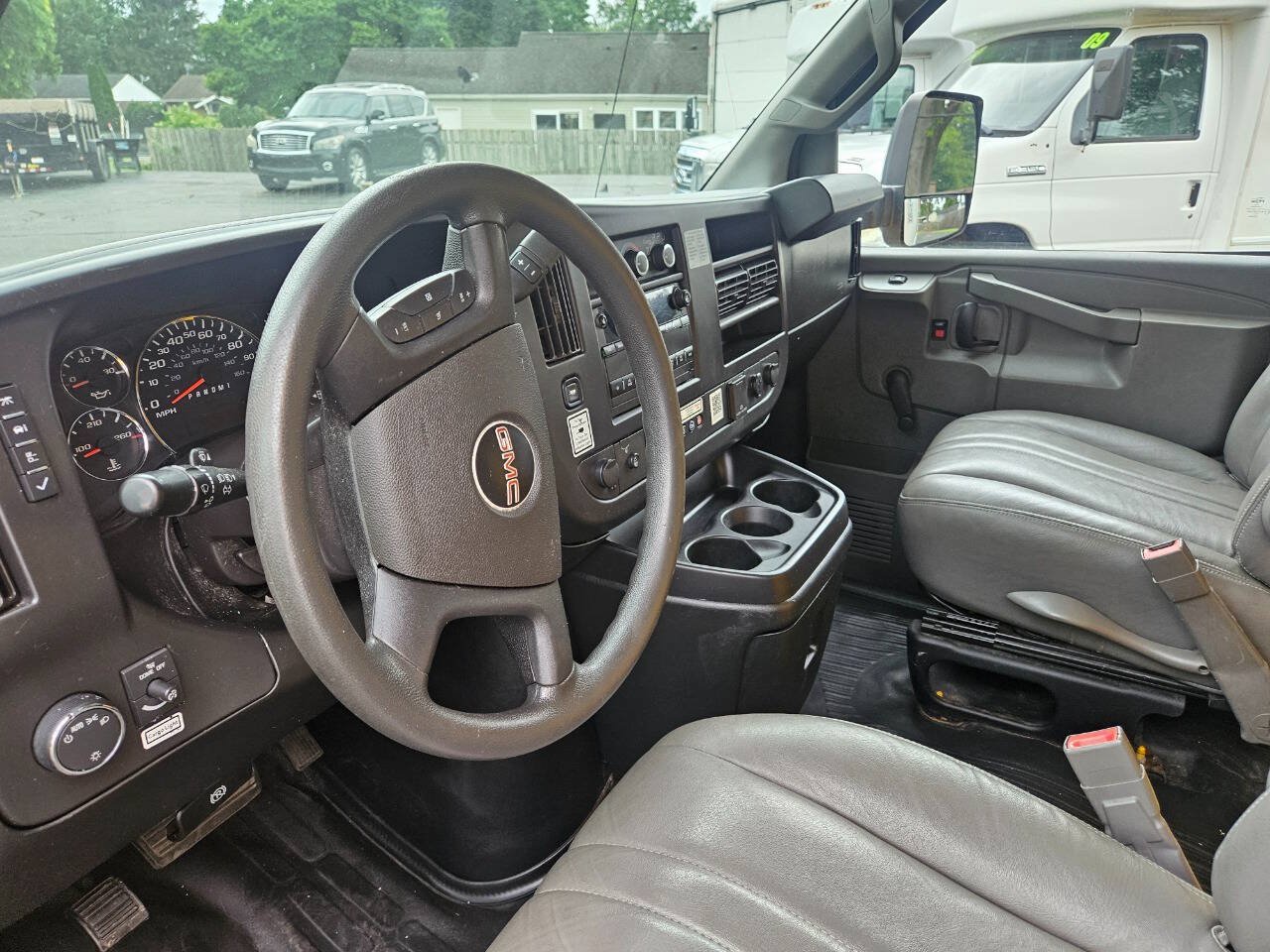 Used 2018 GMC Savana 3500 Extended w/ Driver Convenience Package RWD image 6