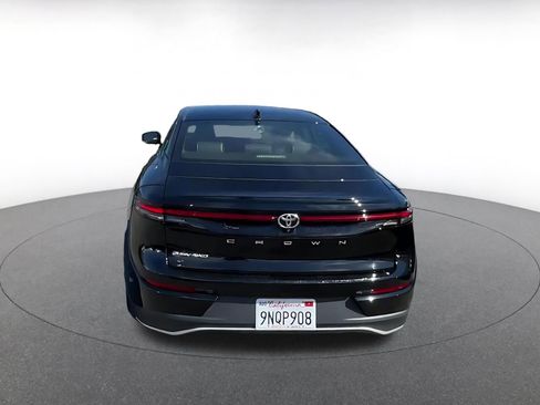 Used 2025 Toyota Crown XLE image 12