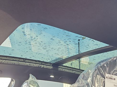 New 2026 Volkswagen Atlas Cross Sport SEL R-Line image 8