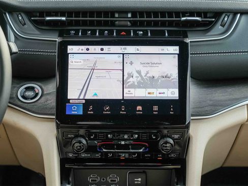 New 2025 Jeep Grand Cherokee L Limited image 14