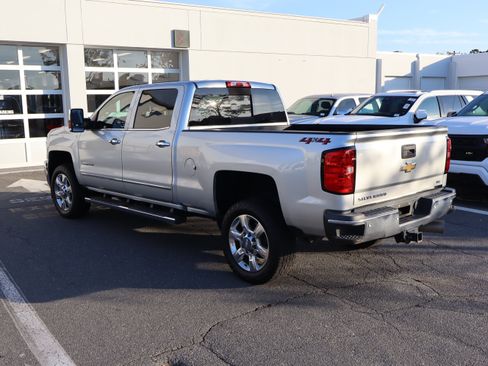 Used 2018 Chevrolet Silverado 2500 LTZ w/ Duramax Plus Package AWD/4WD image 20