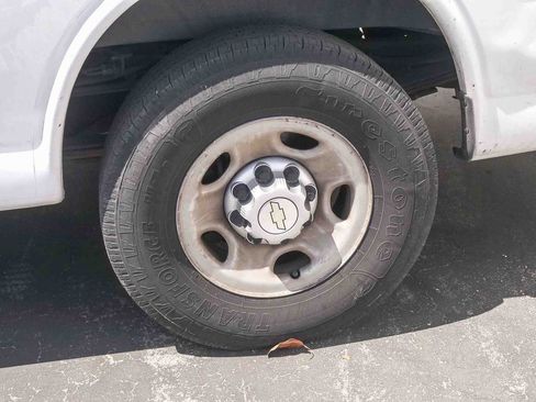 Used 2014 Chevrolet Express 2500 RWD image 6
