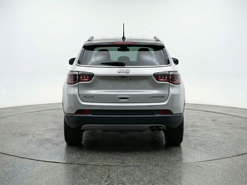 Used 2025 Jeep Compass Limited image 7
