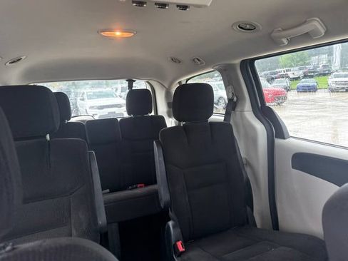 Used 2018 Dodge Grand Caravan SE FWD image 45