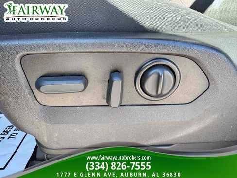 Used 2021 Chevrolet Silverado 1500 LT AWD/4WD image 15