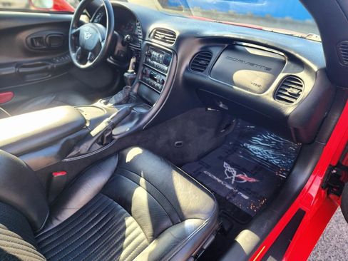 Used 2002 Chevrolet Corvette Coupe w/ Preferred Equipment Group2 image 24