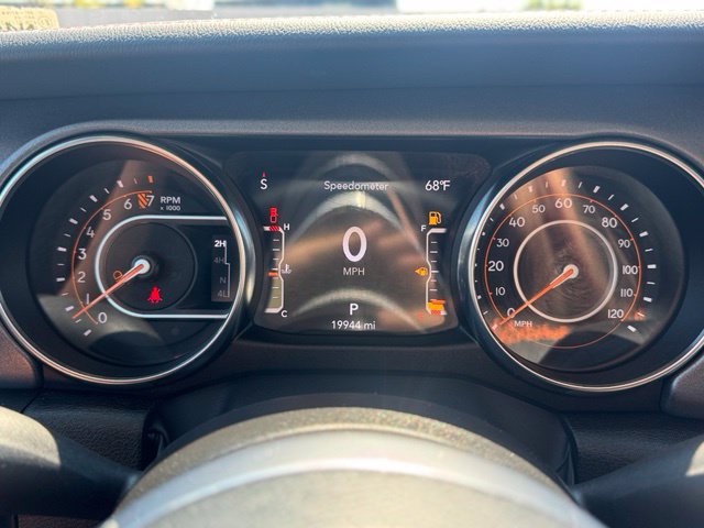 Used 2023 Jeep Gladiator Mojave w/ LED Lighting Group AWD/4WD image 13