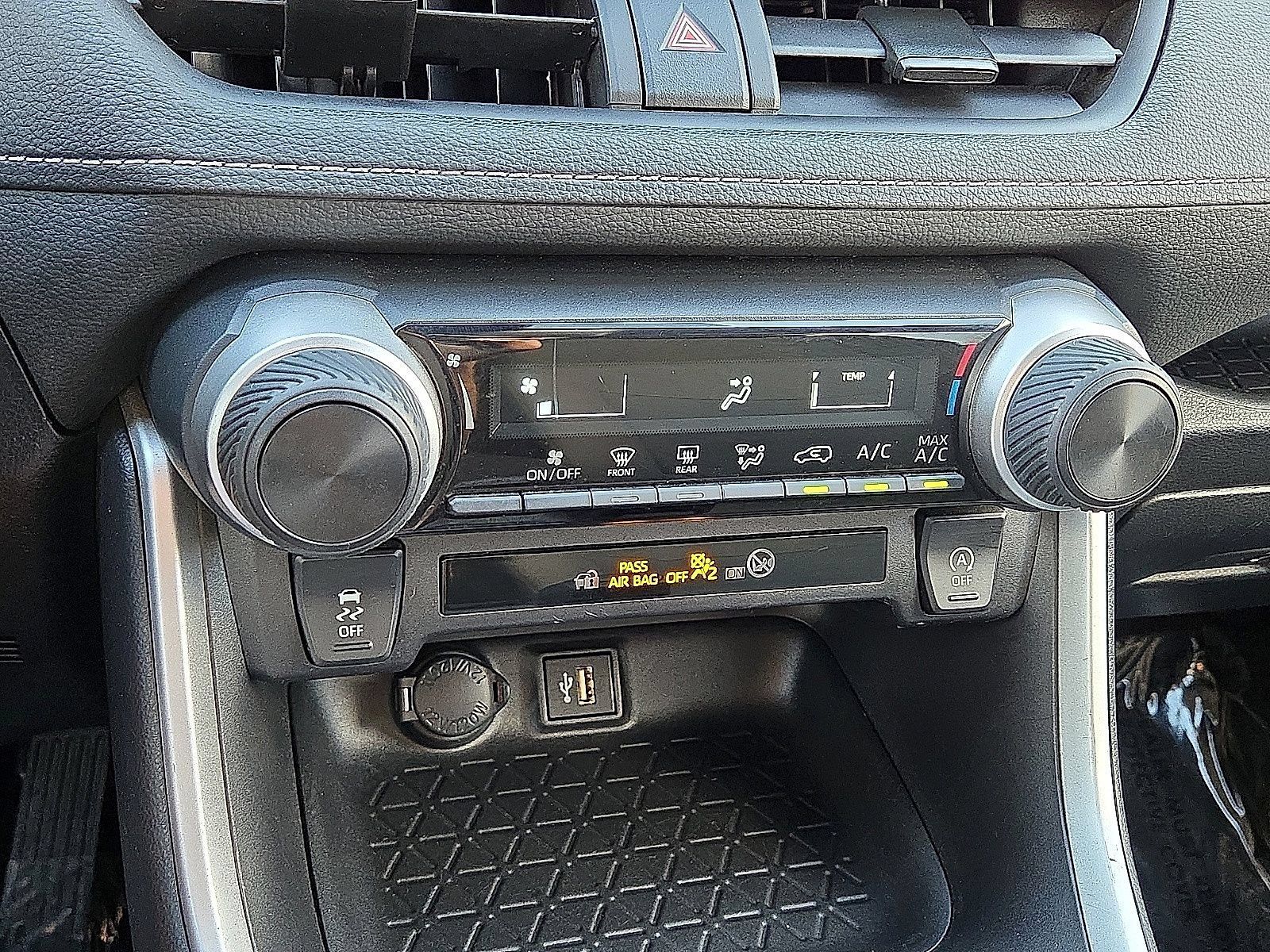 Used 2025 Toyota RAV4 LE FWD image 25