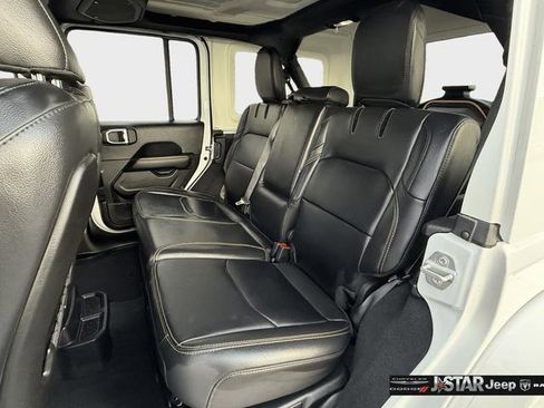 Used 2024 Jeep Wrangler Unlimited Sahara w/ Safety Group AWD/4WD image 16