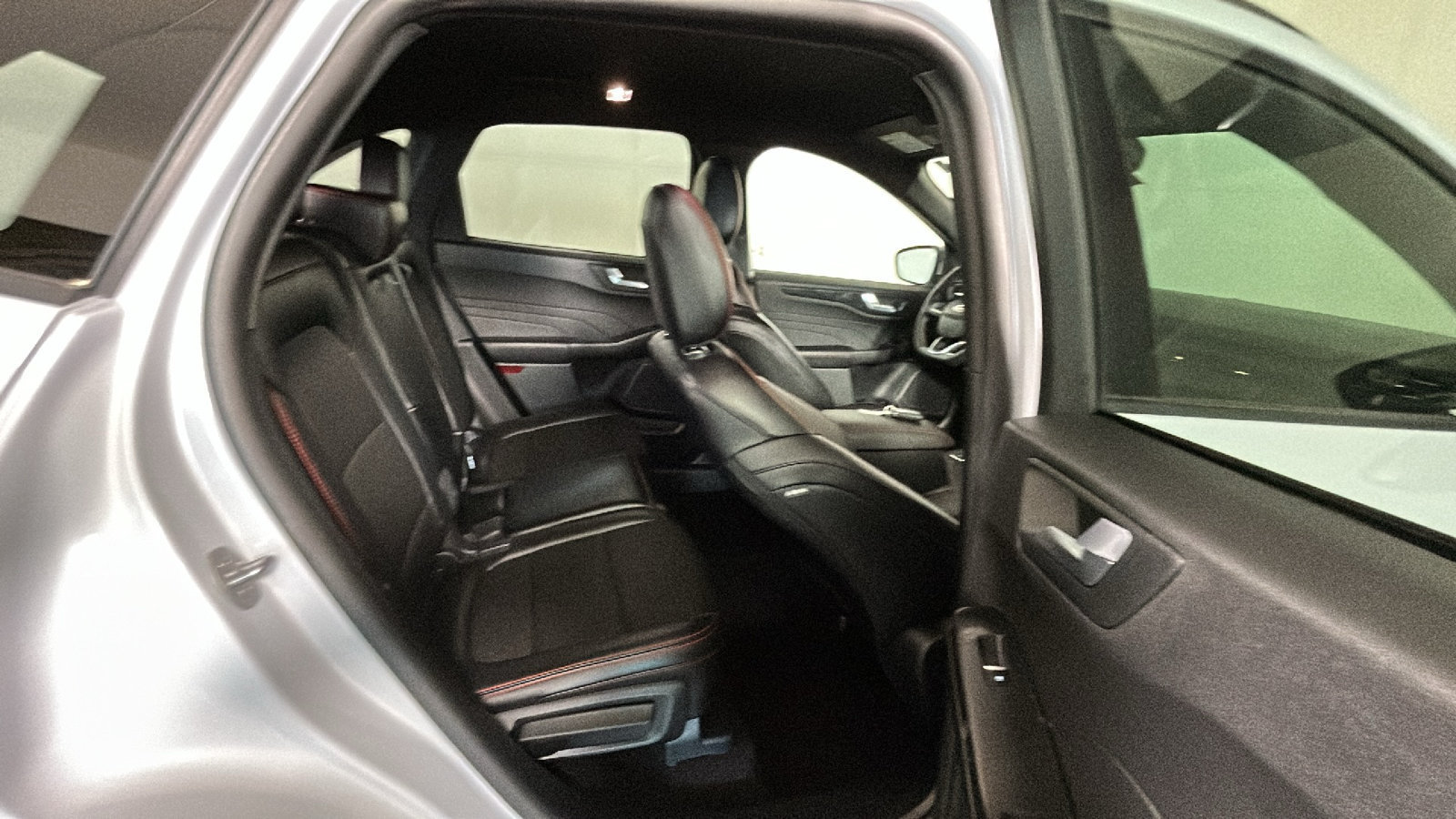 Used 2025 Ford Escape ST-Line Select AWD/4WD image 35