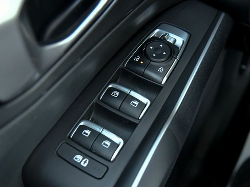 Used 2025 Kia Sorento S w/ Panoramic Sunroof Package image 39