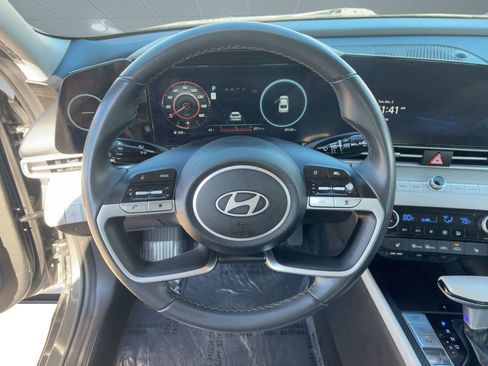 Used 2024 Hyundai Elantra Limited image 18