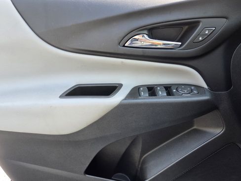 Certified 2022 Chevrolet Equinox LS w/ LS Convenience Package FWD image 30