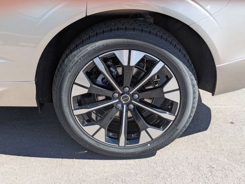 New 2026 Volvo XC60 B5 Plus w/ Protection Package Premier AWD/4WD image 16