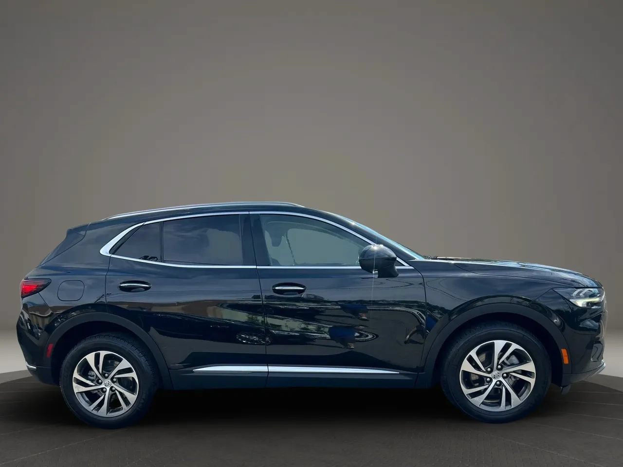Used 2023 Buick Envision Essence FWD image 4