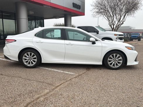 Used 2020 Toyota Camry LE w/ Carpet Mat Package image 2