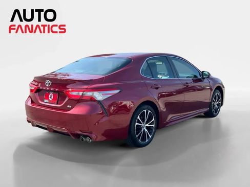 Used 2018 Toyota Camry SE w/ Convenience Package FWD image 6