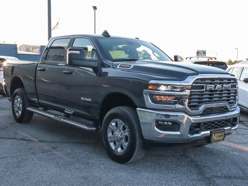Used 2026 RAM 2500 Big Horn AWD/4WD image 3