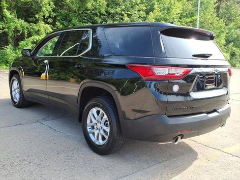 Used 2020 Chevrolet Traverse LS w/ LPO, Blackout Package AWD/4WD image 6