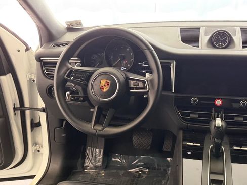 Certified 2023 Porsche Macan AWD/4WD image 20