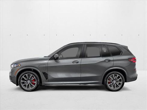 Used 2026 BMW X5 xDrive50e w/ M Sport Package AWD/4WD image 3
