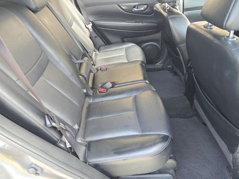 Used 2018 Nissan Rogue SL w/ Premium Package image 30