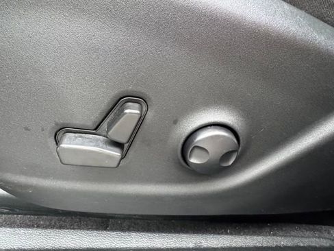 Used 2023 Jeep Cherokee Altitude Lux image 40