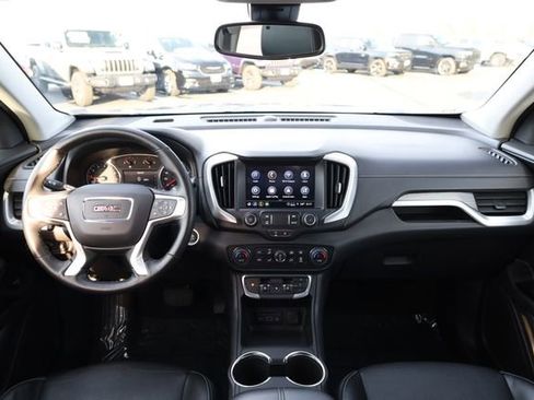 Used 2024 GMC Terrain SLT image 13