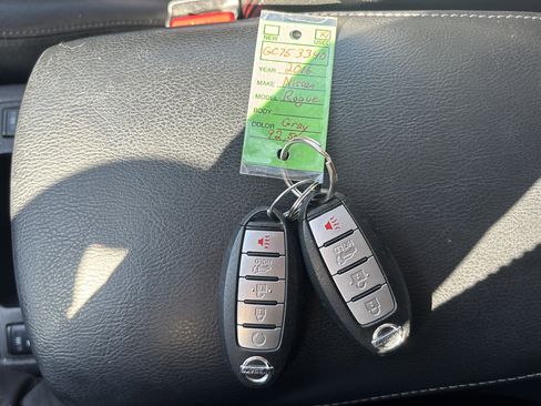 Used 2016 Nissan Rogue SL w/ SL Premium Package image 23