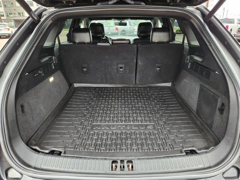 Used 2020 Lincoln Nautilus Premier w/ Equipment Group 101A image 28