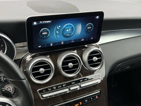 Certified 2022 Mercedes-Benz GLC 300 4MATIC w/ Driver Assistance Package image 19