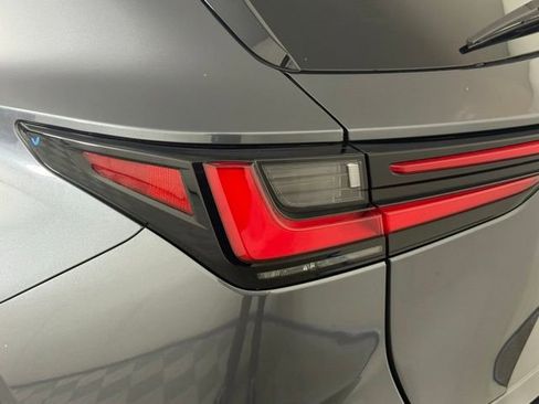 Used 2025 Lexus NX 250 FWD w/ Towing Package (2000 Lbs) image 14