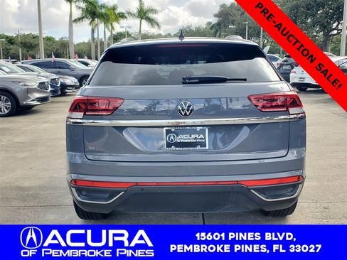 Used 2021 Volkswagen Atlas Cross Sport SE w/ Panoramic Sunroof Package image 6