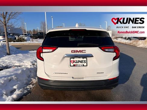 Used 2024 GMC Terrain SLE image 5