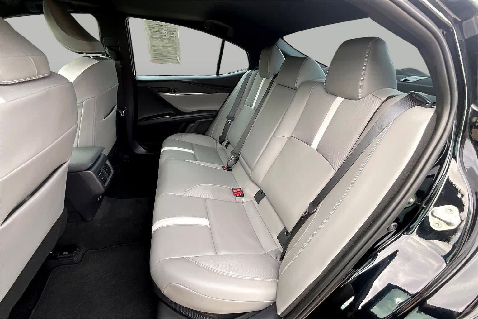Used 2025 Toyota Camry SE w/ Convenience Package FWD image 20