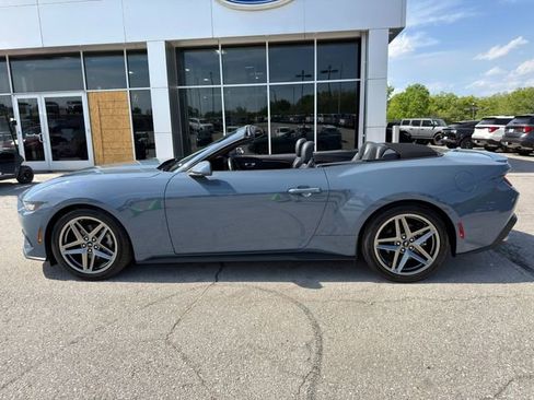 Used 2025 Ford Mustang Premium RWD image 4