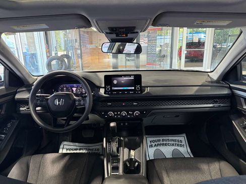 Used 2025 Honda Accord SE image 21