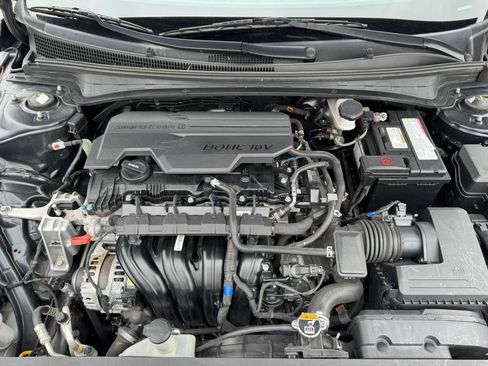 Used 2021 Hyundai Elantra SE w/ Cargo Package image 27