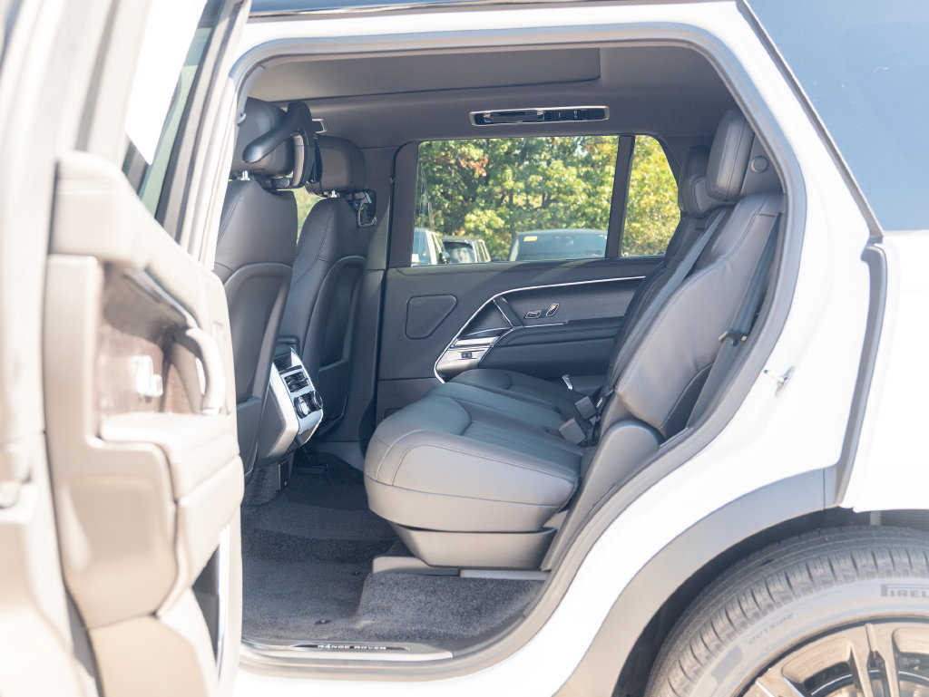 New 2027 Land Rover Range Rover Long Wheelbase SE AWD/4WD image 20