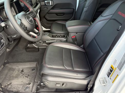 Used 2024 Jeep Wrangler Unlimited Rubicon AWD/4WD image 10