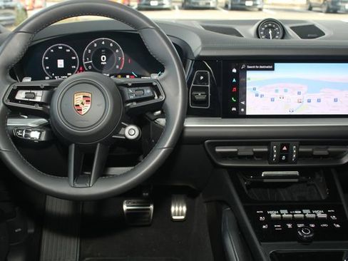 New 2026 Porsche Cayenne S image 6