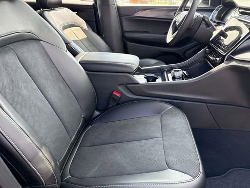 New 2025 Jeep Grand Cherokee L Altitude RWD image 27