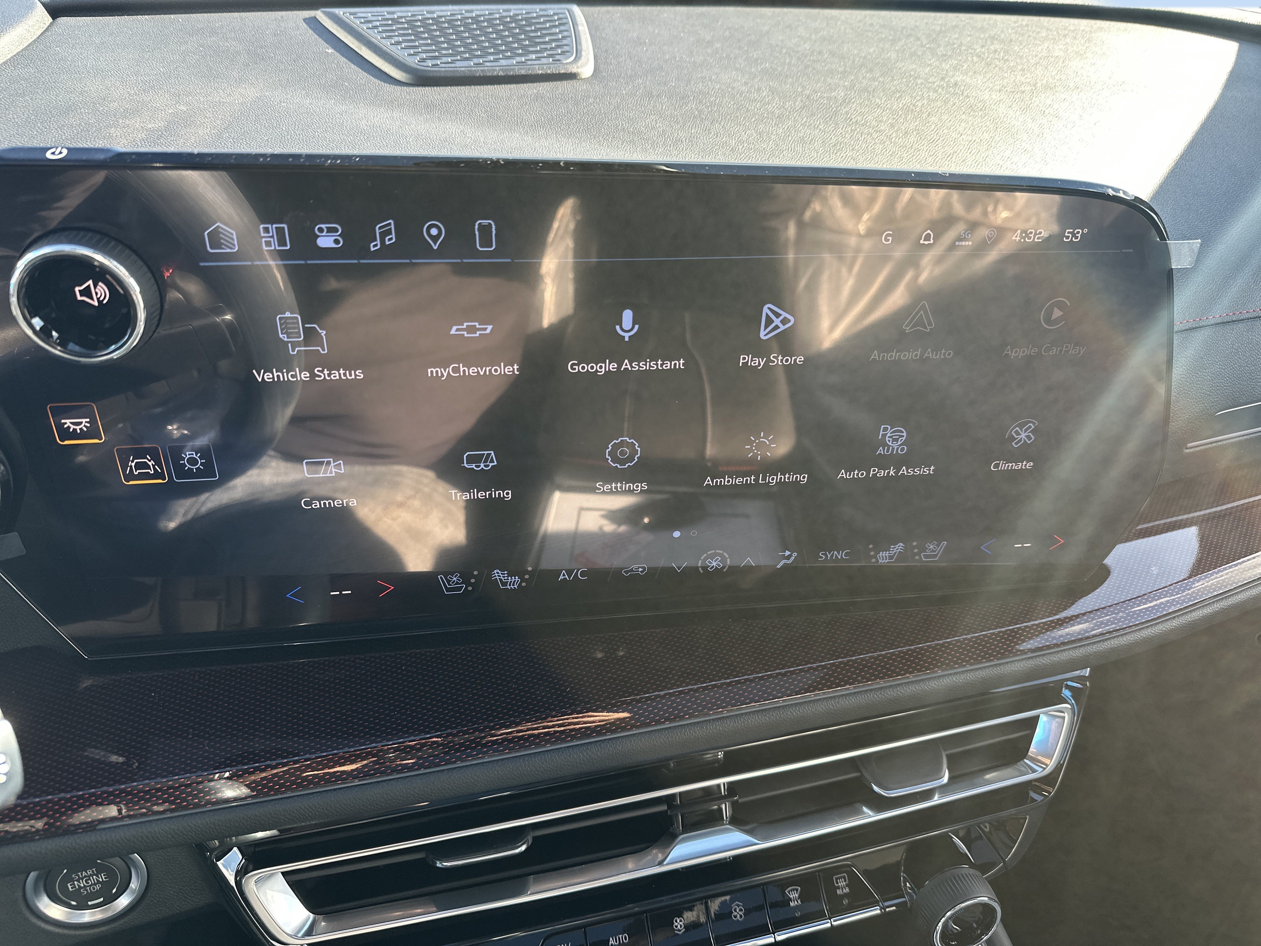 New 2027 Chevrolet Traverse RS AWD/4WD image 16