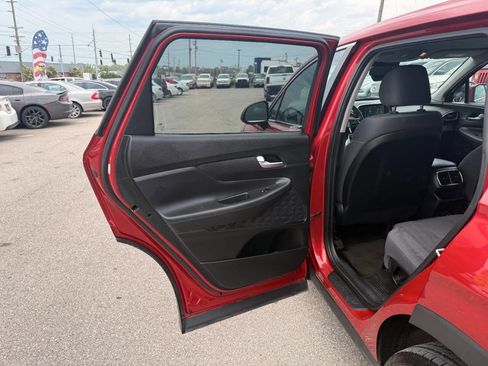 Used 2020 Hyundai Santa Fe SE FWD image 18